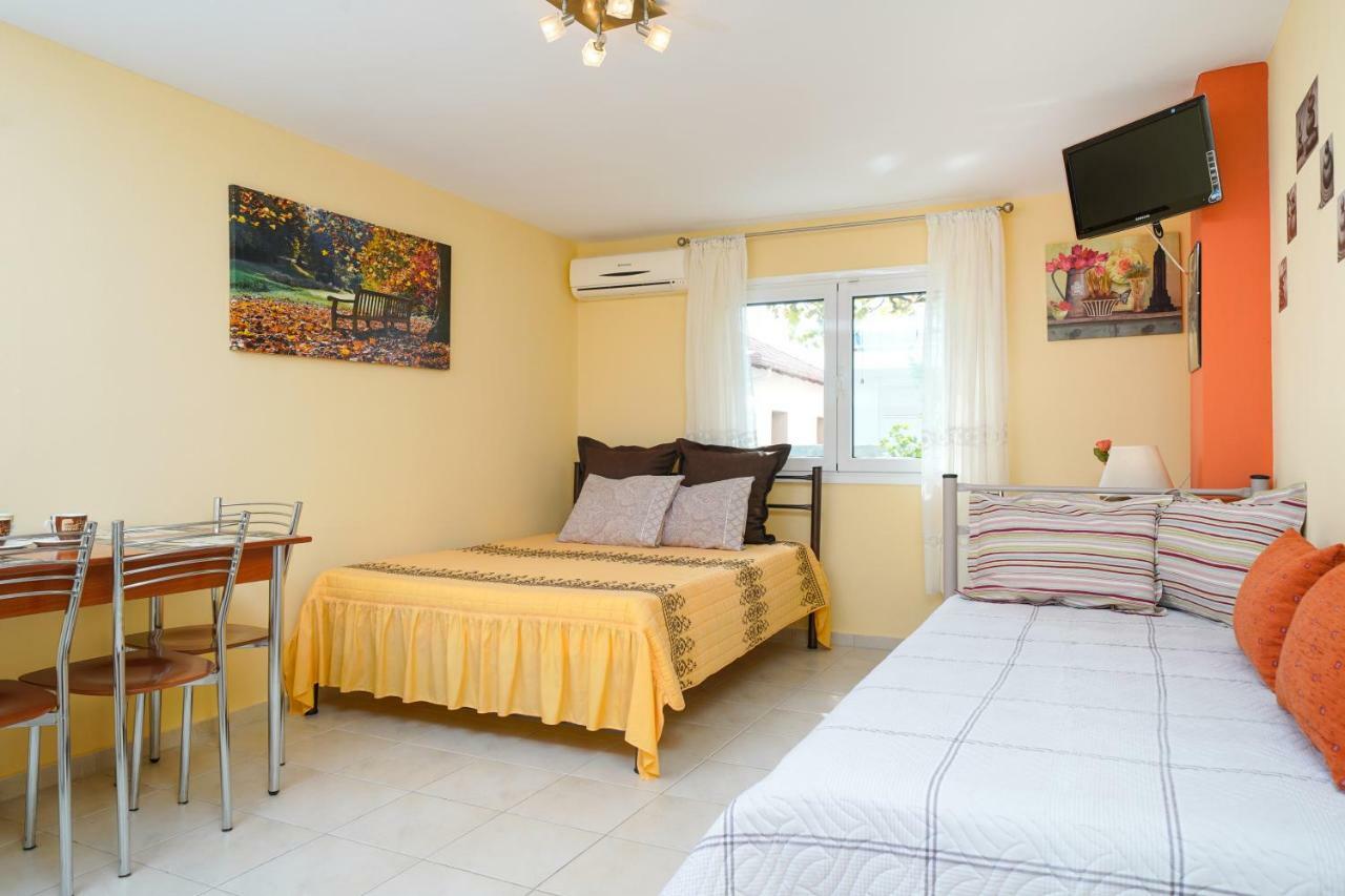 Thomas Apartments สกาลา มาริออน ภายนอก รูปภาพ